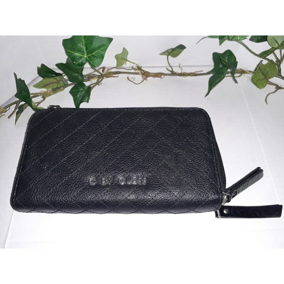 G By Guess Zip-Around Multi-Purpose Wallet - Picture 2 of 16